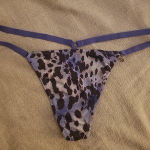 2010s Victoria's Secret one size vstring thong